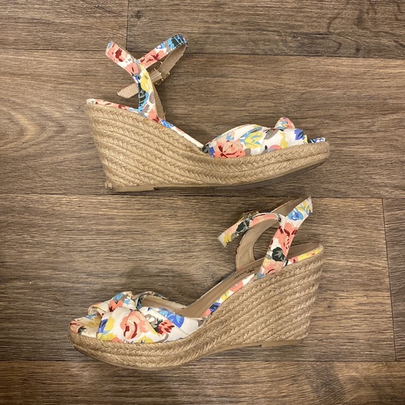 Montego Bay Club Floral wedge size 8 - Picture 2 of 10